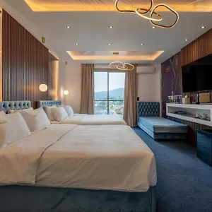 Greek House Hotel